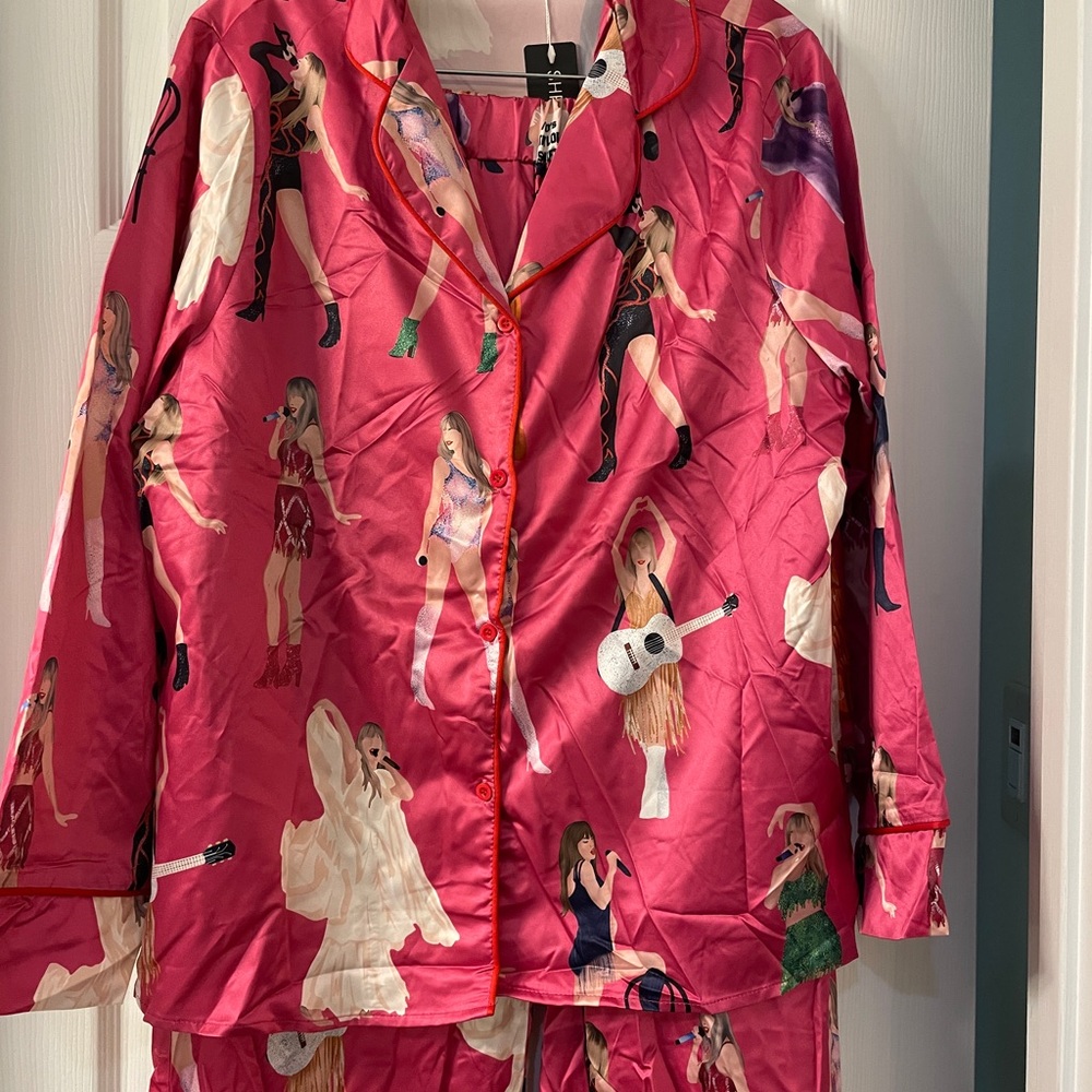 Women’s Pink Satin Pajama Set with Illustrated Performer Print (Swiftie)
